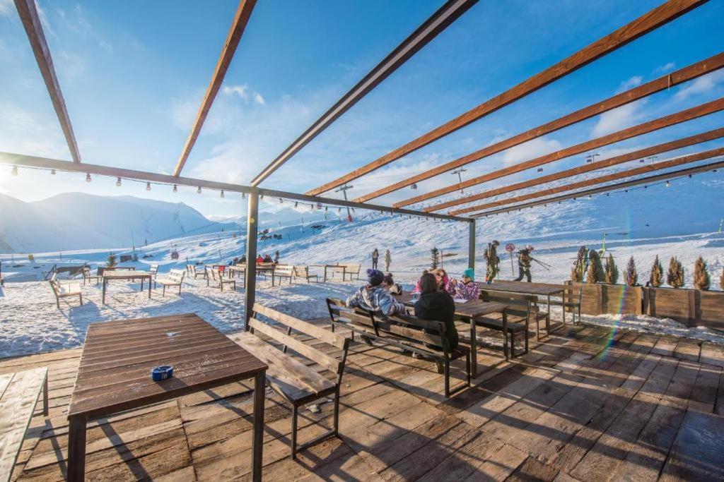 Ferienwohnung Amber DeLUX Atrium-Neo, New Gudauri Exterior foto